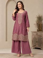 Elegant Mauve Chinon Kurta Set with Cutdana Embroidery