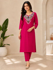 Elegant Fuchsia Dola Silk Embroidered Kurta Set