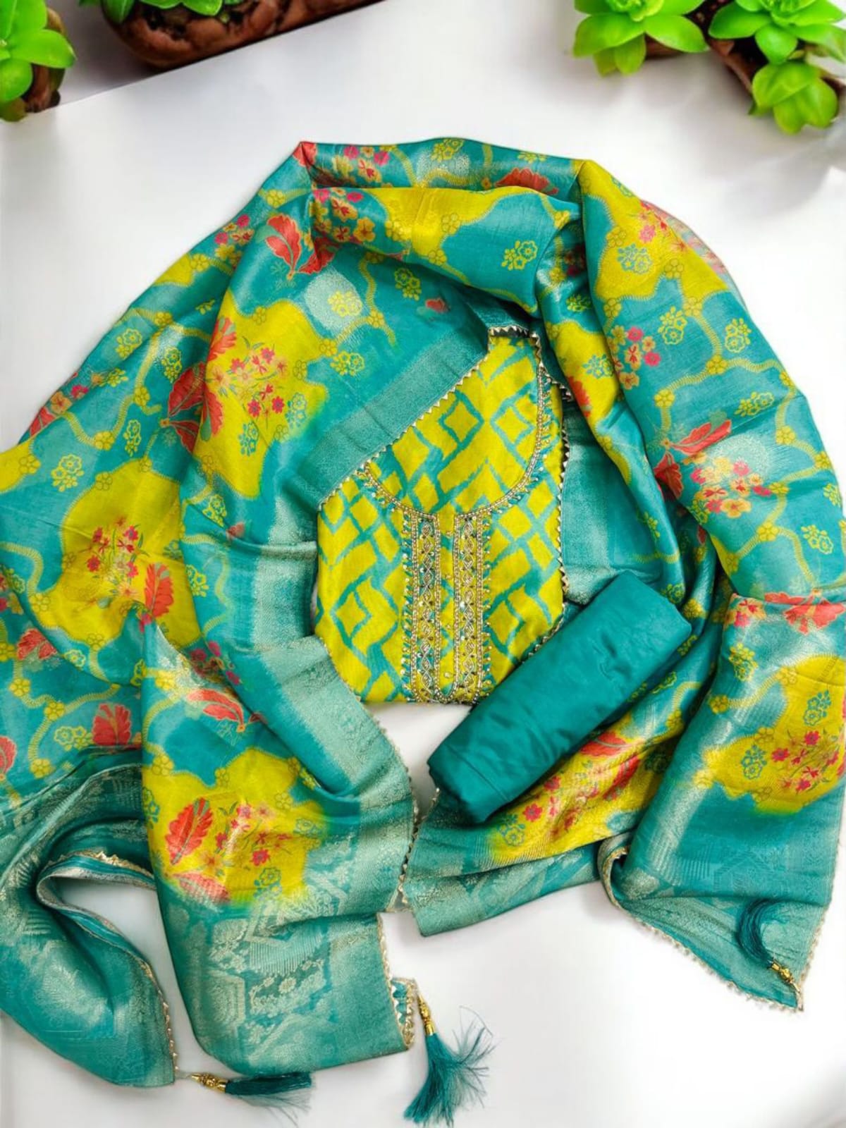 Royal Shimmer Organza Unstiched Suit wiith Silk Dupatta